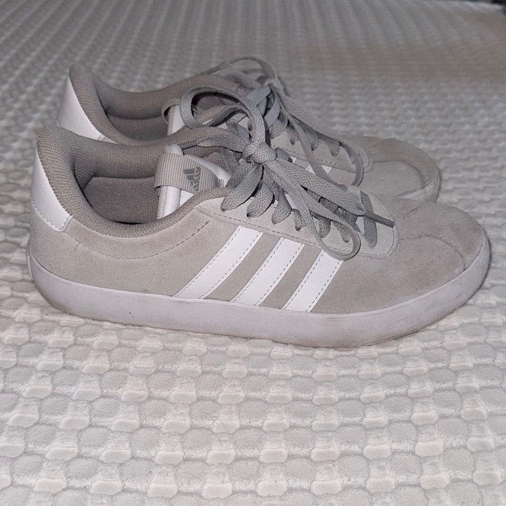 Adidas VL Court 3.0 Women’s Sneakers — Size 6 — Classic Style - Picture 2 of 6